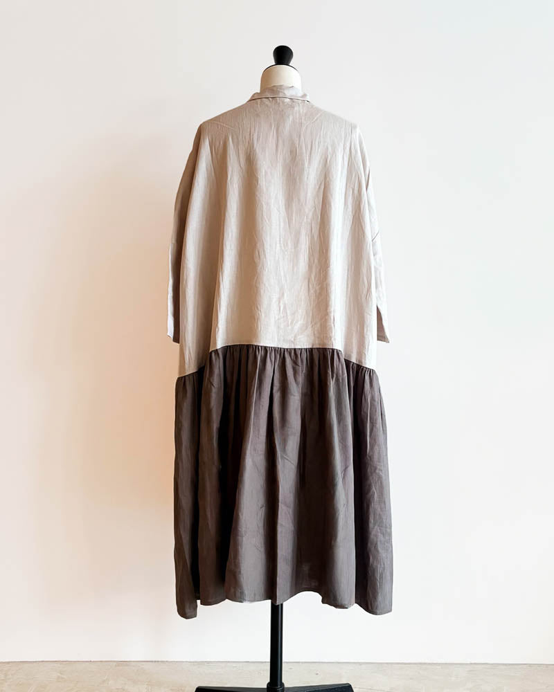 【CHECK&STRIPE(チェック&ストライプ)】小さな衿のローウエストワンピース 「やさしいリネン」