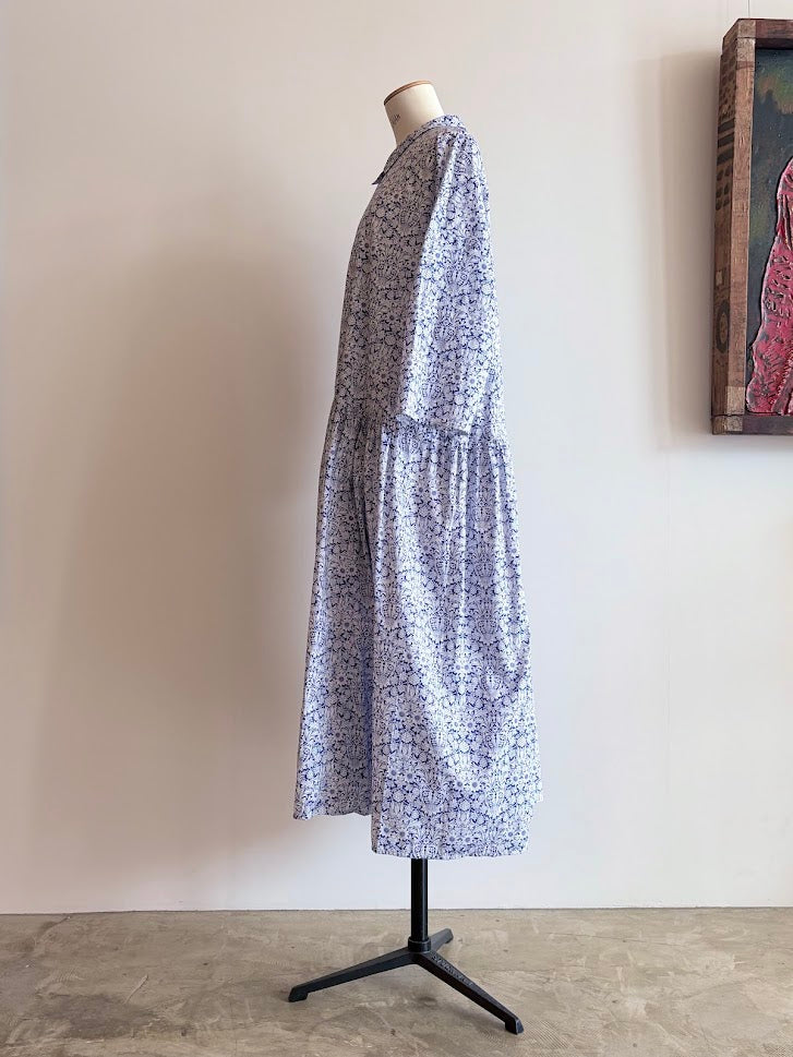 【CHECK&STRIPE(チェック&ストライプ)】小さな衿のローウエストワンピース リバティ Mortimer