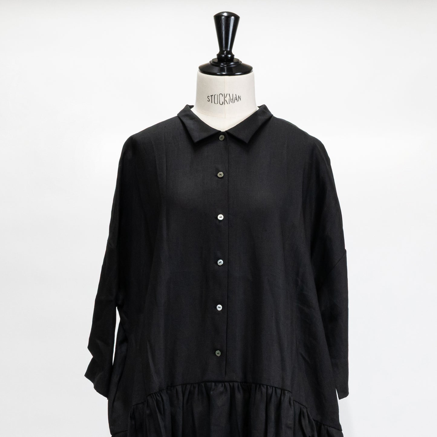 【CHECK&STRIPE(チェック&ストライプ)】小さな衿のローウエストワンピース 「やさしいリネン」