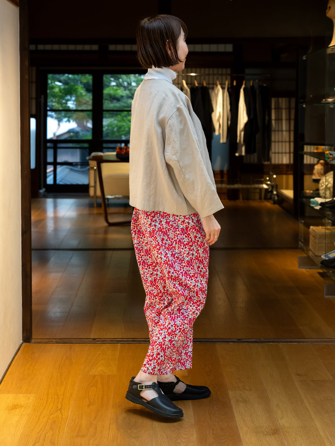 【CHECK&STRIPE(チェック&ストライプ)】シンプルテーパードパンツ　リバティプリント （ウィルトシャー タナローン）