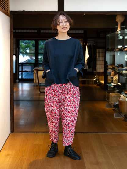 【CHECK&STRIPE(チェック&ストライプ)】シンプルテーパードパンツ　リバティプリント （ウィルトシャー タナローン）