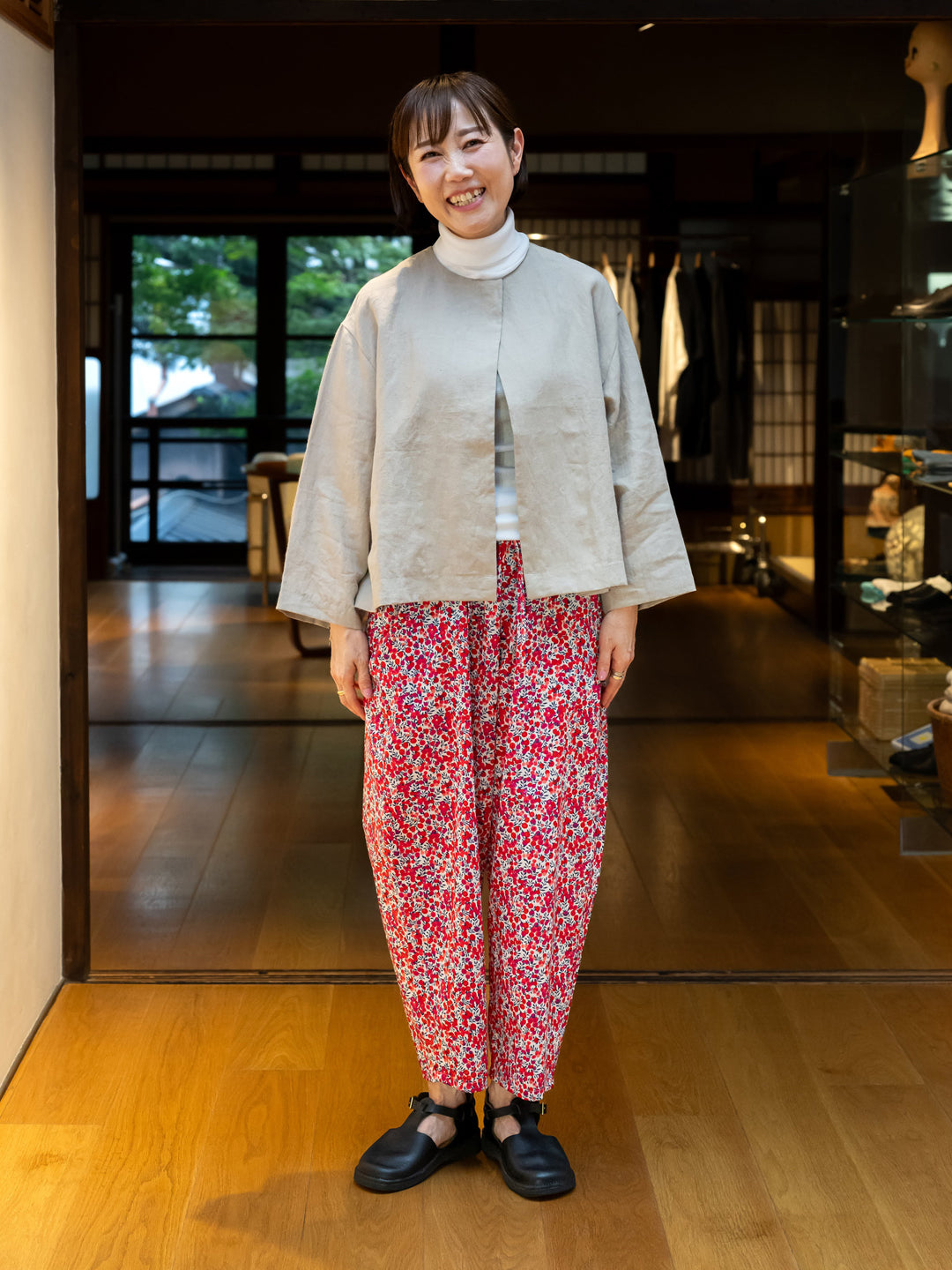 【CHECK&STRIPE(チェック&ストライプ)】シンプルテーパードパンツ　リバティプリント （ウィルトシャー タナローン）