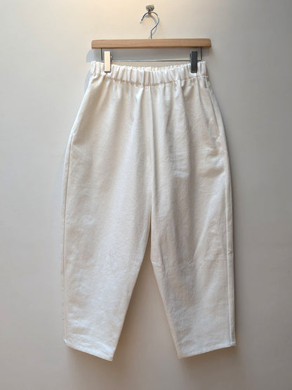 【CHECK&STRIPE(チェック&ストライプ)】シンプルテーパードパンツ　ハーフリネンツイル