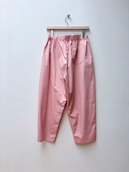 【CHECK&STRIPE(チェック&ストライプ)】シンプルテーパードパンツ　海のブロード