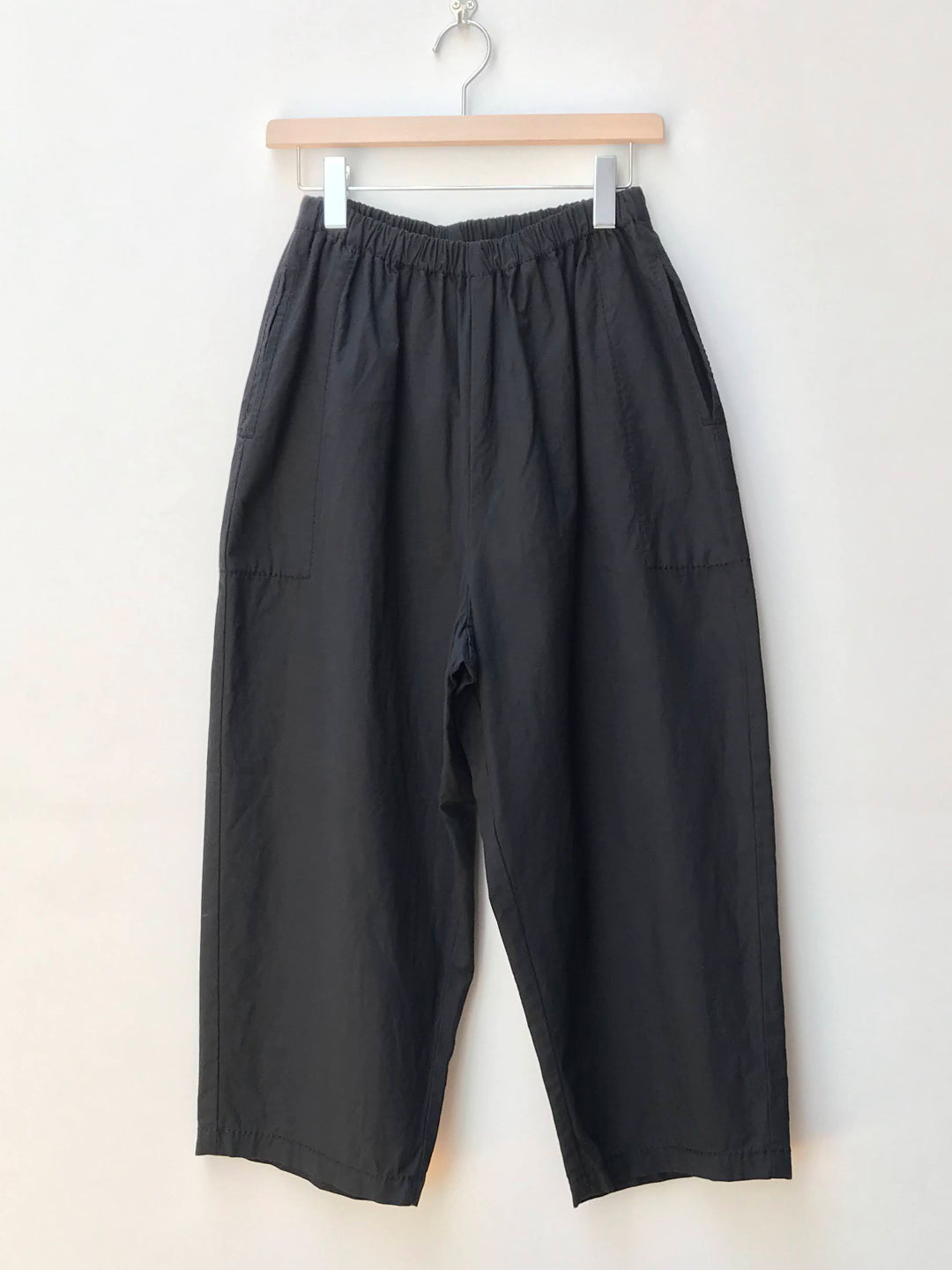 【homspun (ホームスパン) 】バルキーシーチング　厚手ギャザーパンツ