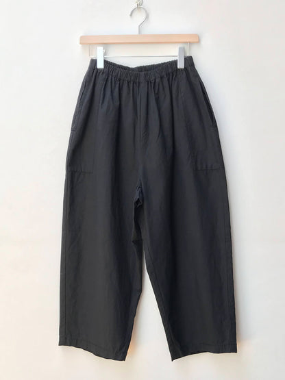 【homspun (ホームスパン) 】バルキーシーチング　厚手ギャザーパンツ