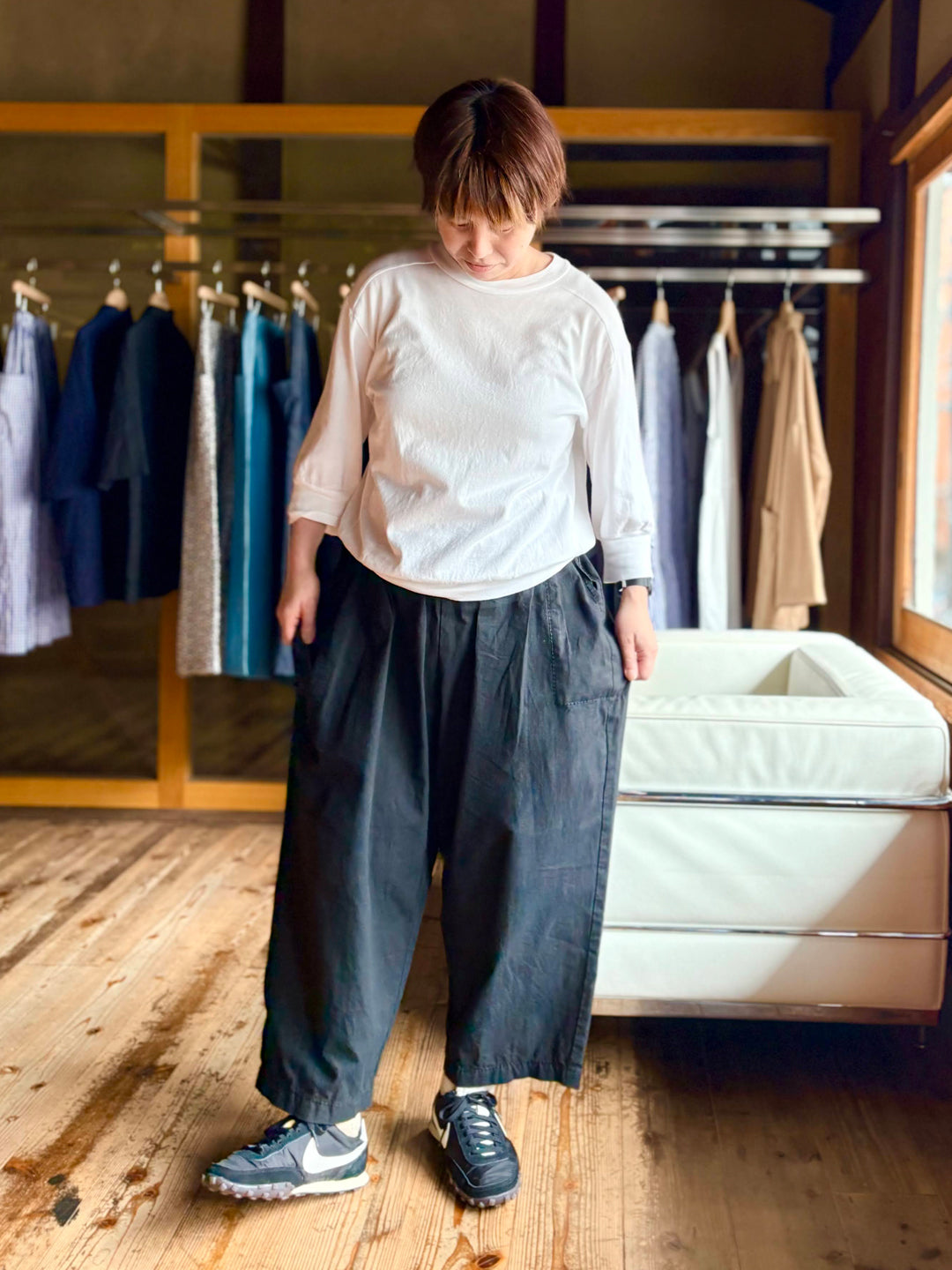 【homspun (ホームスパン) 】バルキーシーチング　厚手ギャザーパンツ