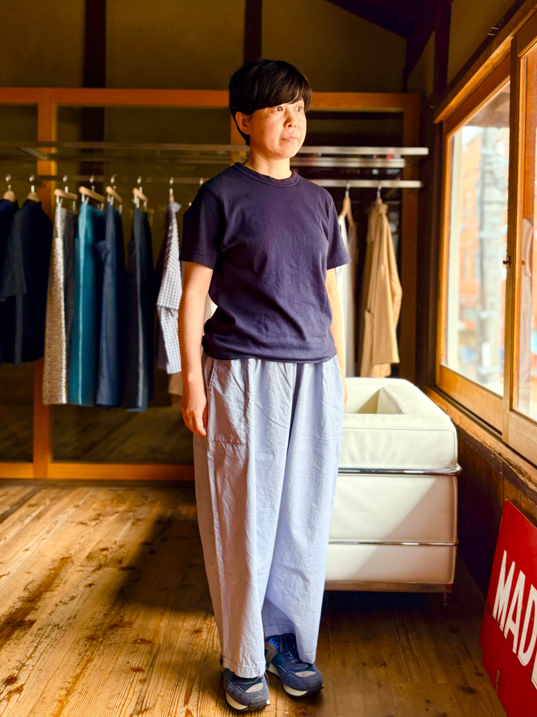 【homspun (ホームスパン) 】バルキーシーチング　厚手ギャザーパンツ