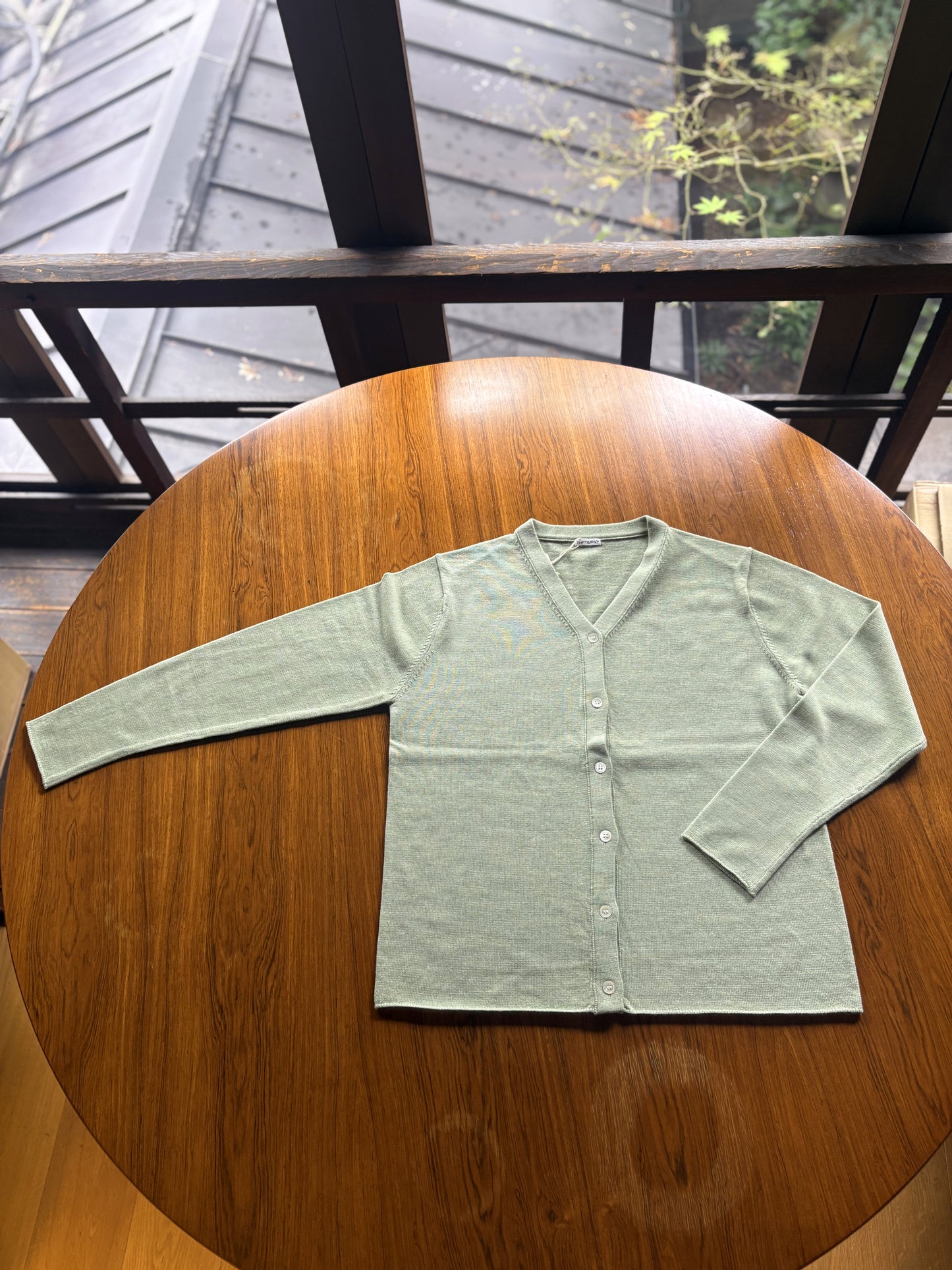 【homspun (ホームスパン) 】梳毛12GVネックCD